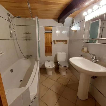 D'hotes Climatisees Les Maisons De Gaia Bed & Breakfast Tuchan
